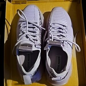 Lilac Steve Madden sneakers